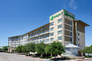 Holiday Inn Seaworld -  2 Queen Beds or Executive 1 King Bed - Free Breakfast & Parking