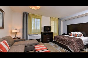 Staybridge Suites Stone Oak - 1 King Bed and Sofa Bed - Free Breakfast, Free Dinner M-W,  and Parking