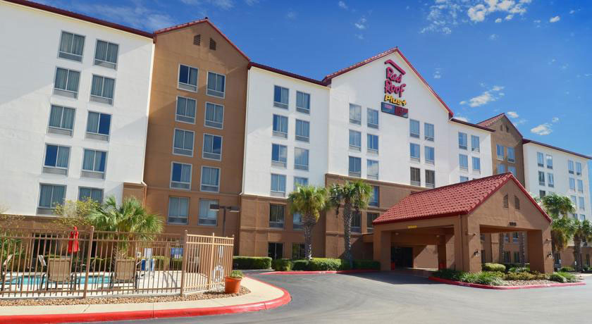 Red Roof PLUS San Antonio Downtown-RiverWalk - front hotel