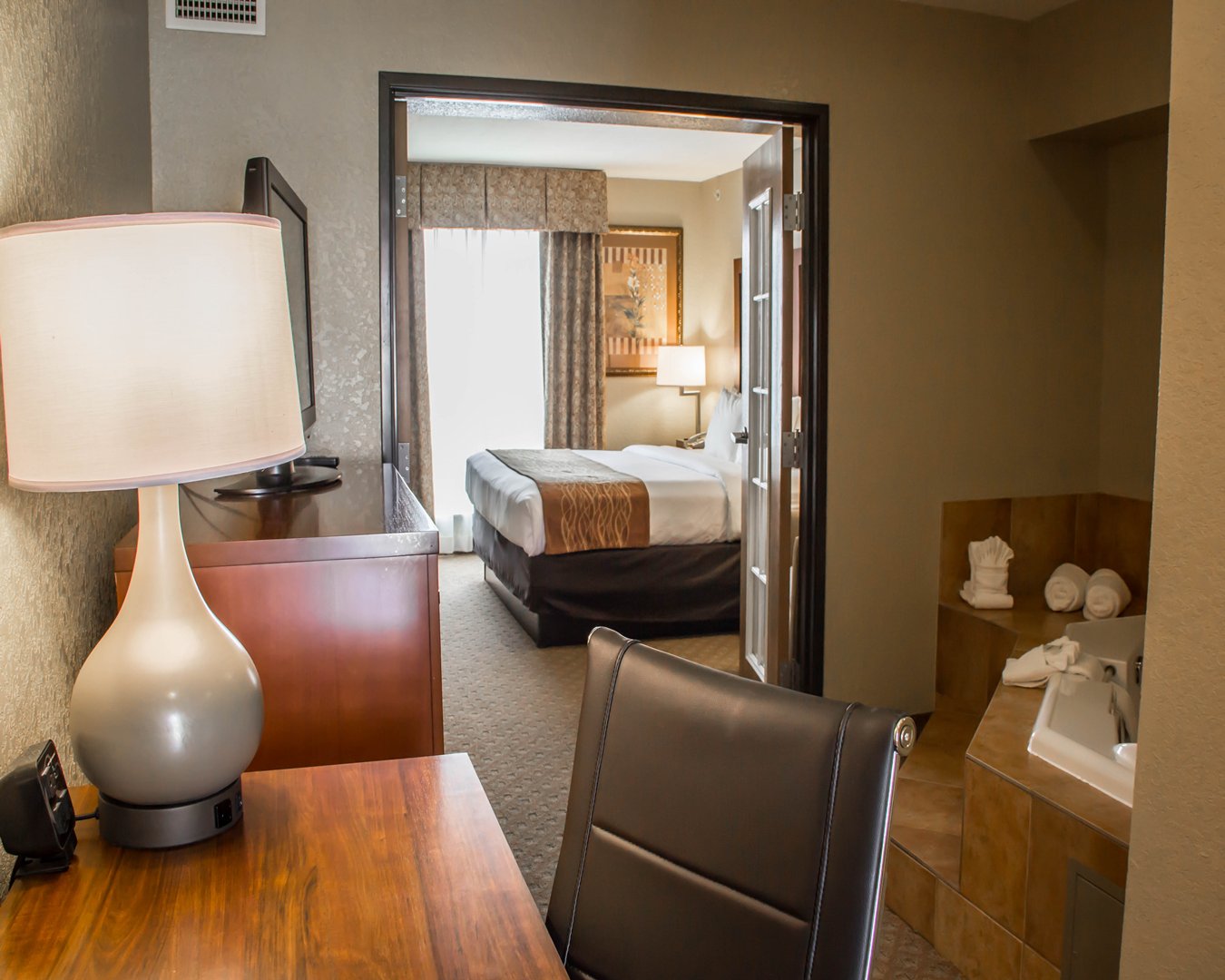 Comfort Suites near Seaworld San Antonio King Room