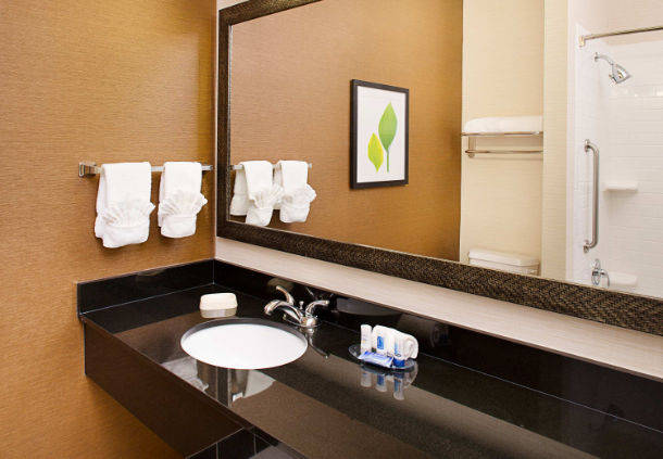 Fairfield Inn & Suites San Antonio SeaWorld bathroom